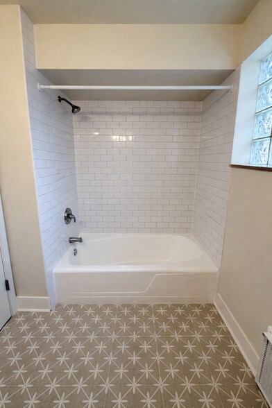 Building Photo - 11043 S Longwood Dr