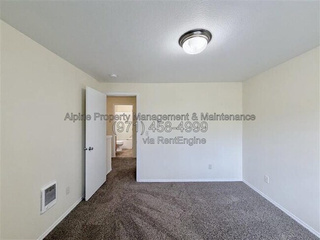 Building Photo - 8314 SE Yamhill St