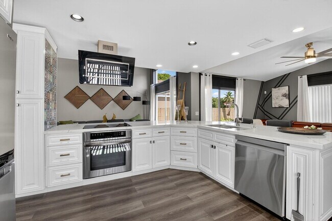 Building Photo - 3527 Stratton Ln