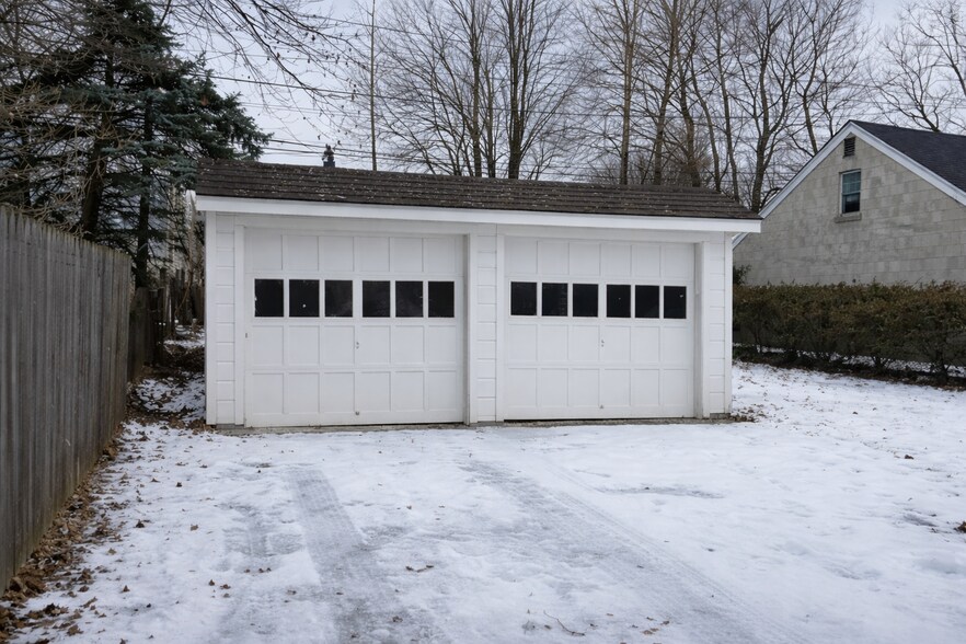 Building Photo - 19700 Newton Ave