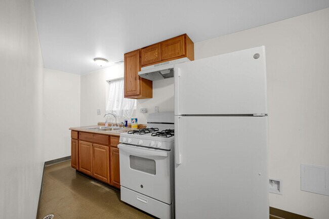 Building Photo - 8233 S Langley Ave