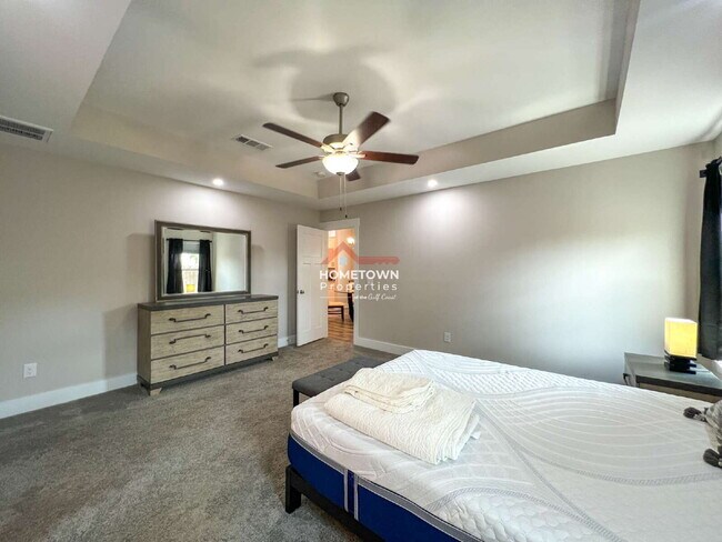 Building Photo - Furnished 3-Bed Oasis on Dunridge Drive wi...