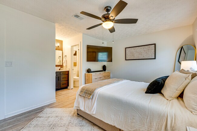 Building Photo - 2056 Sitser Ln
