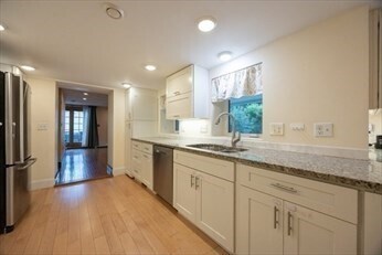 Building Photo - 18 Beacon Pl
