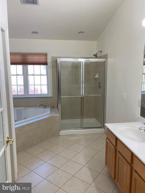 Building Photo - 12466 Blissful Valley Dr