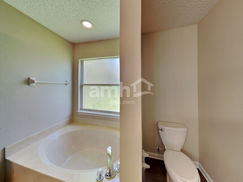 Building Photo - 3414 Fieldstone Ct