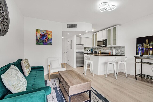 Primary Photo - 1634 SW 4th Ave