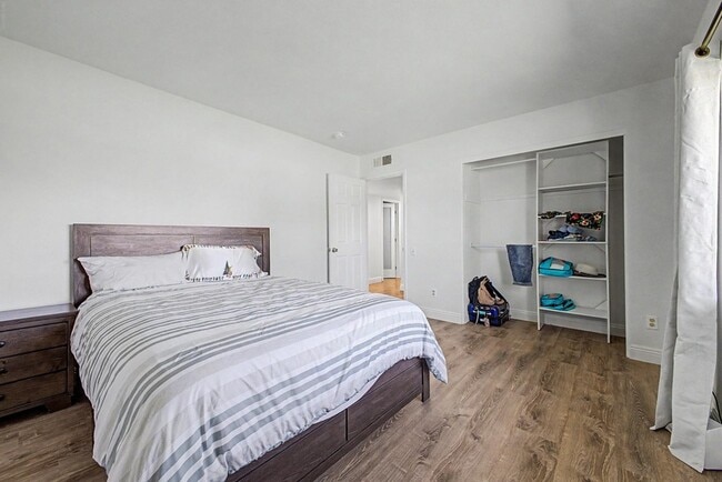 Building Photo - 6315 E Delcoa Ave