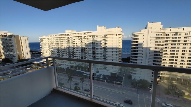 Building Photo - 5600 Collins Ave