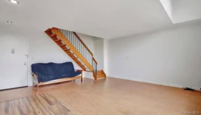 Building Photo - 6102 Villa Dr