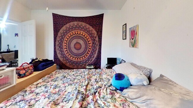 Building Photo - Rehabbed Portage Park One Bedroom