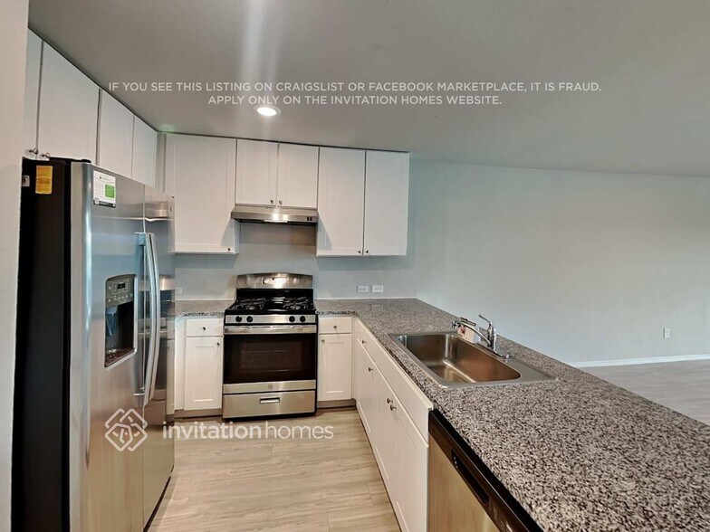 Building Photo - 7411 Avila Vis