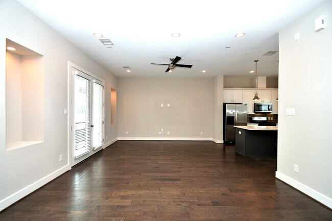 Building Photo - 1146 Wycliffe Dr