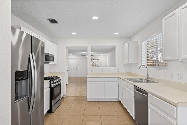 Building Photo - 806 Calico Dr