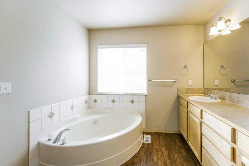 Building Photo - 7581 89th Pl NE