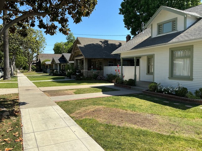 Building Photo - Beautiful 4 Bedroom 2 Bath Home in Old Tow...