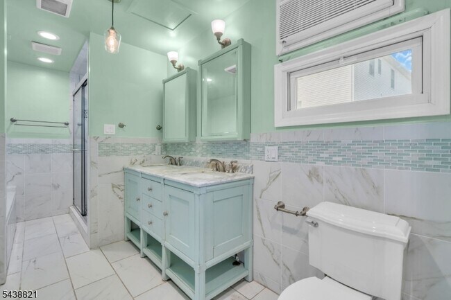 Building Photo - 206 Highland Ave