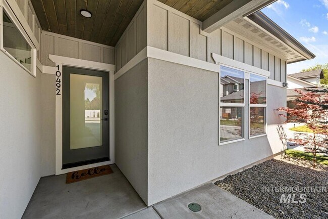 Building Photo - 10494 W Shields Ave