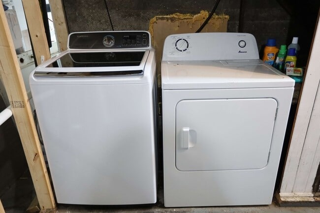 Building Photo - 437 Eastern Ave SE