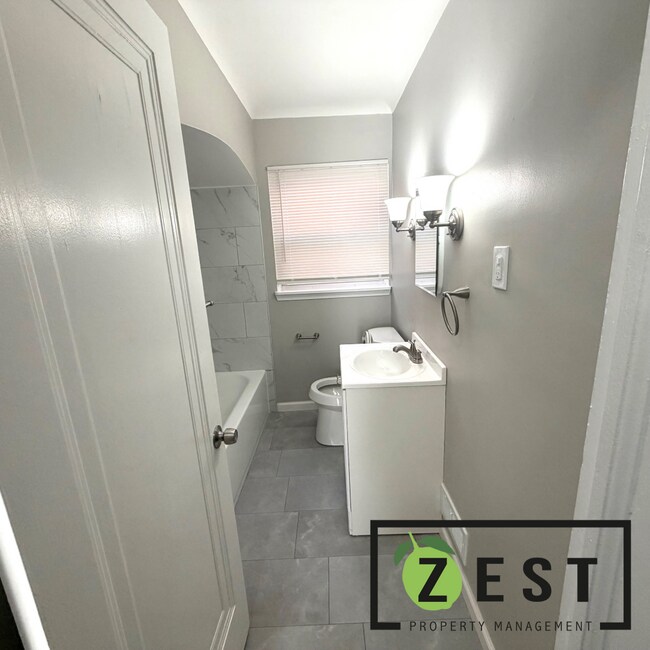 Building Photo - 19691 Cliff St