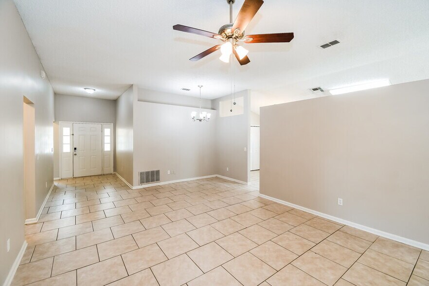 Building Photo - 12559 Fallohide Ln