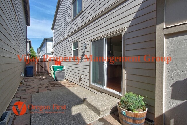 Building Photo - 410 SW Basilone Terrace