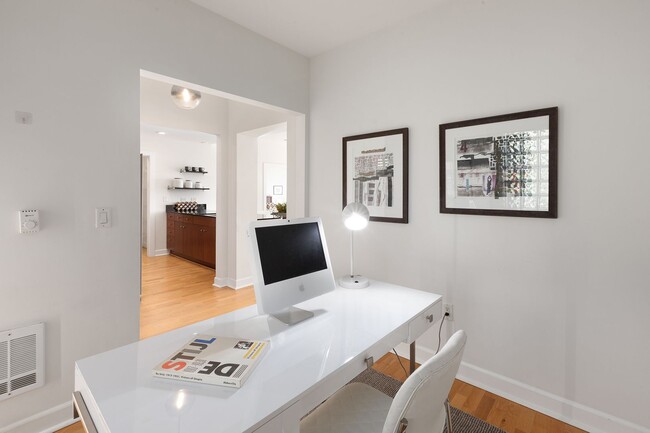 Building Photo - Great natural light in a large condo near ...
