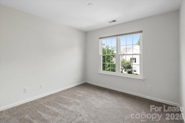 Building Photo - 9022 Roseton Ln