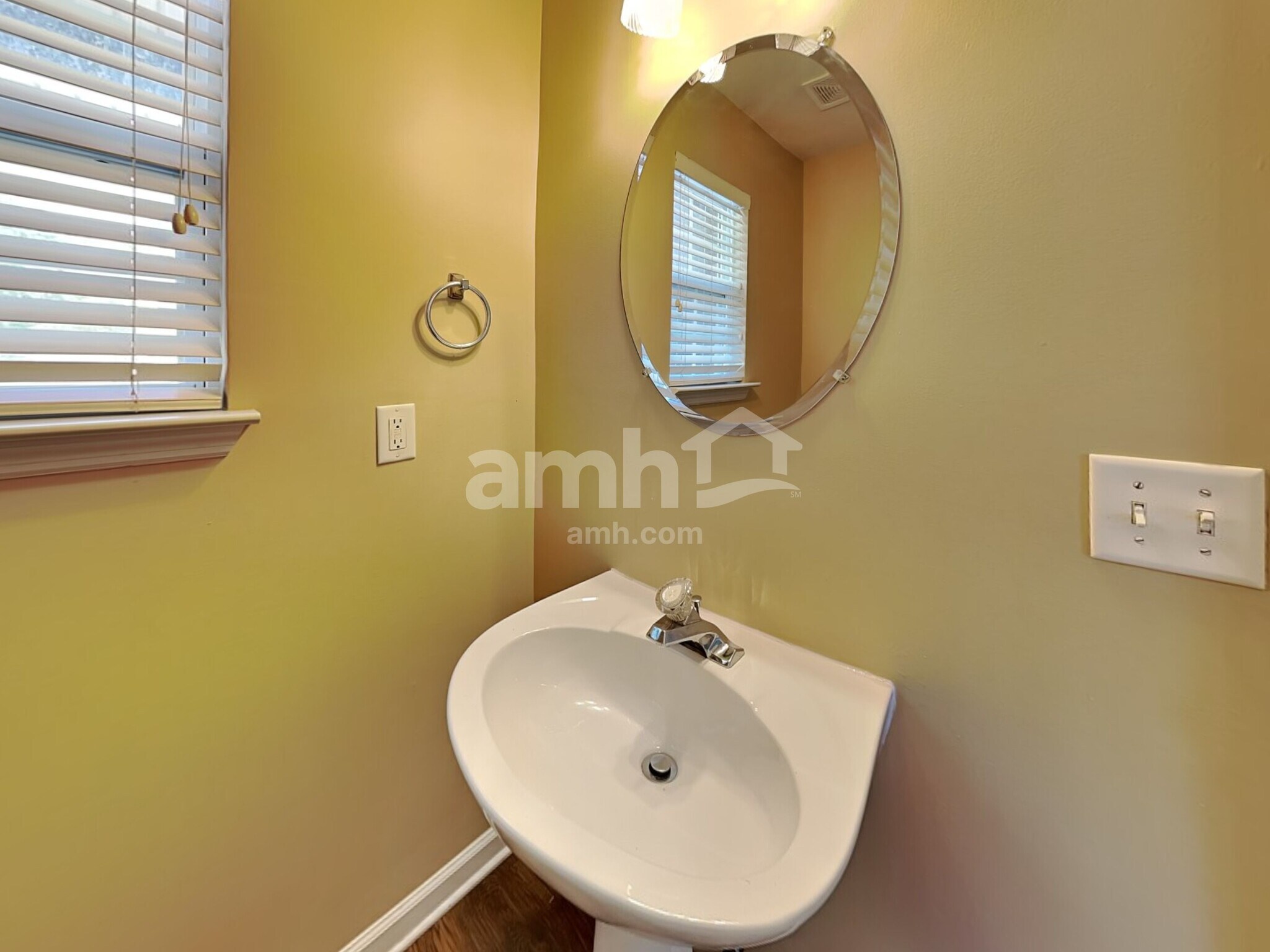 Building Photo - 2119 Ponty Pool Dr