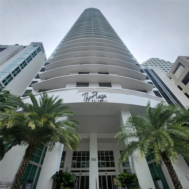 Building Photo - 950 Brickell Bay Dr