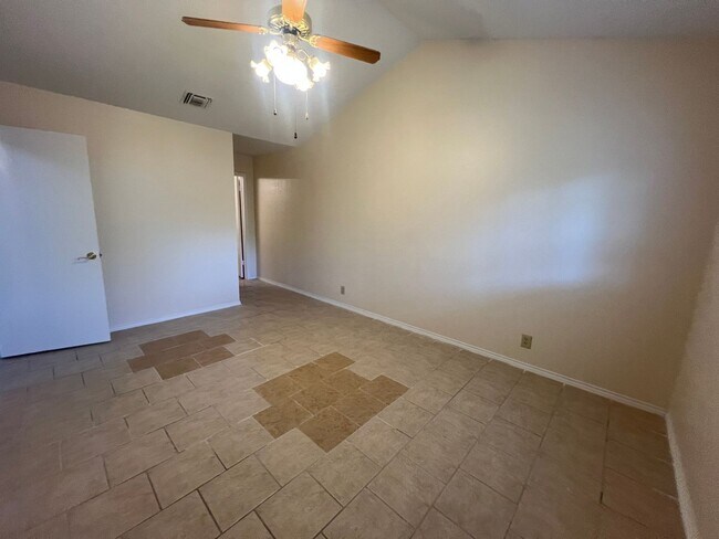 Building Photo - 9951 Echo Plain Dr