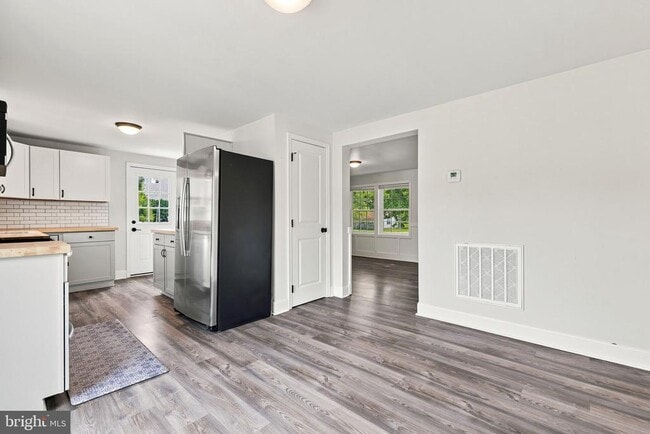 Building Photo - 306 Fegan Rd