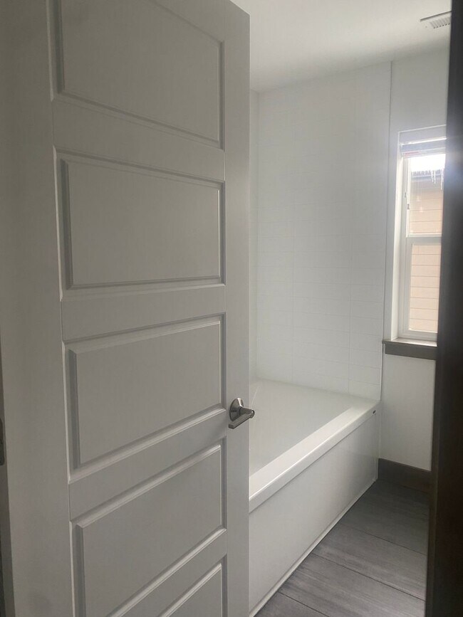 Building Photo - Abigail Lane Duplex