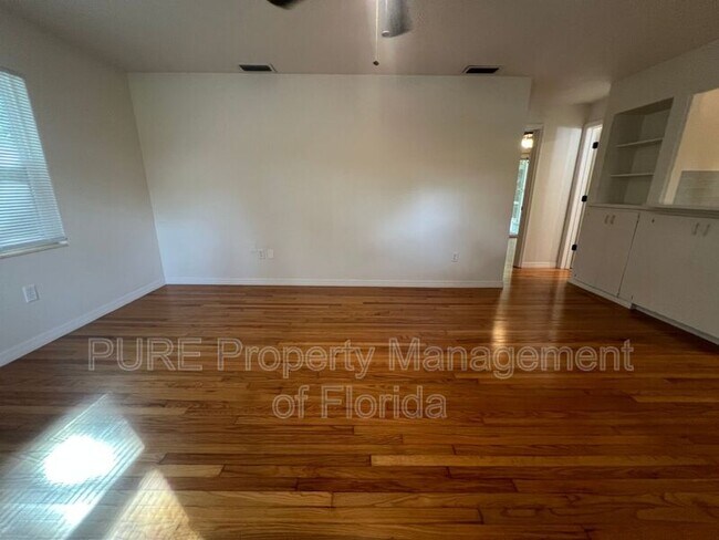 Building Photo - 1222 SE 3rd St