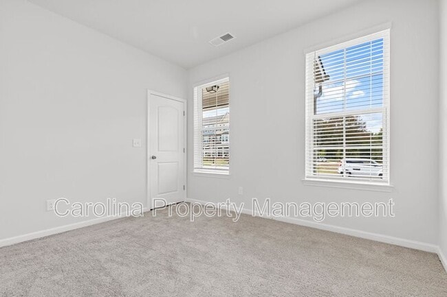 Building Photo - 10138 Hemingway Pl