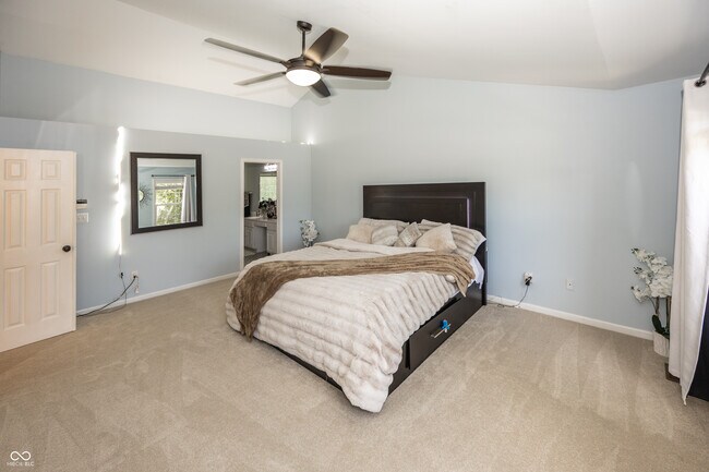 Building Photo - 5889 Pebblestream Dr