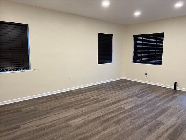 Building Photo - 189 Glendale Dr