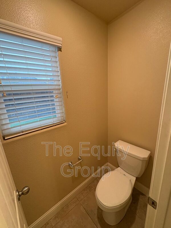 Building Photo - 4201 W Wren Ave