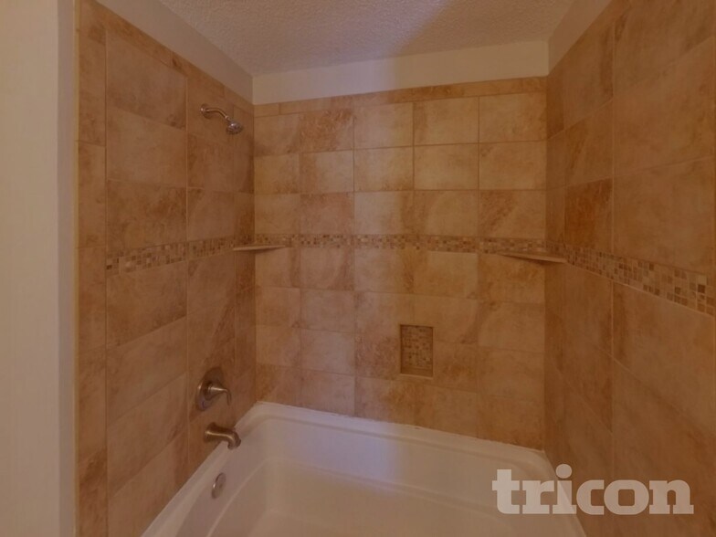 Building Photo - 2743 Windwalker Ct