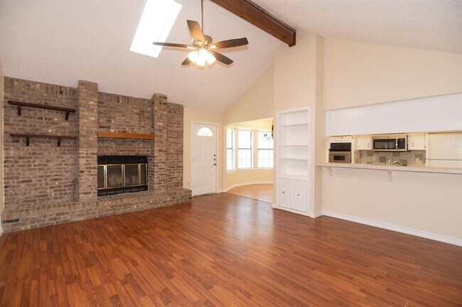 Building Photo - 1013 Ramble Creek Dr