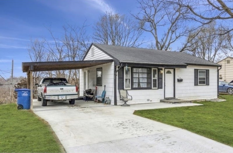 Building Photo - 7112 SW 15th St