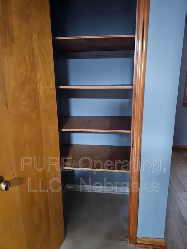 Building Photo - 2205 Lindyview Rd