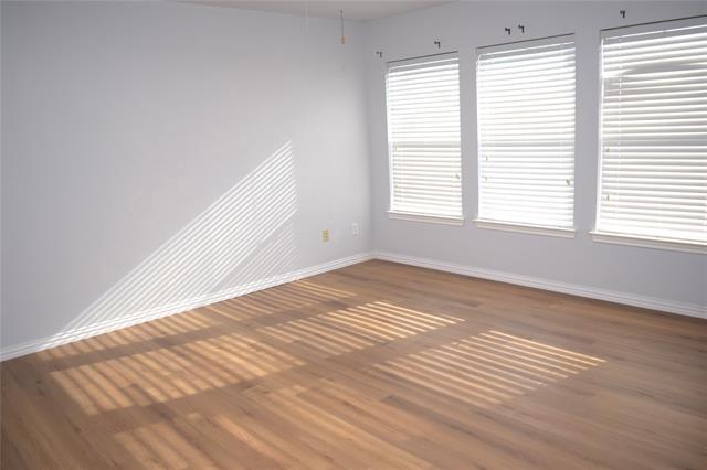 Building Photo - 2120 Glenhaven Dr