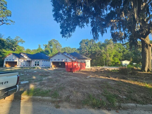 Building Photo - New Home