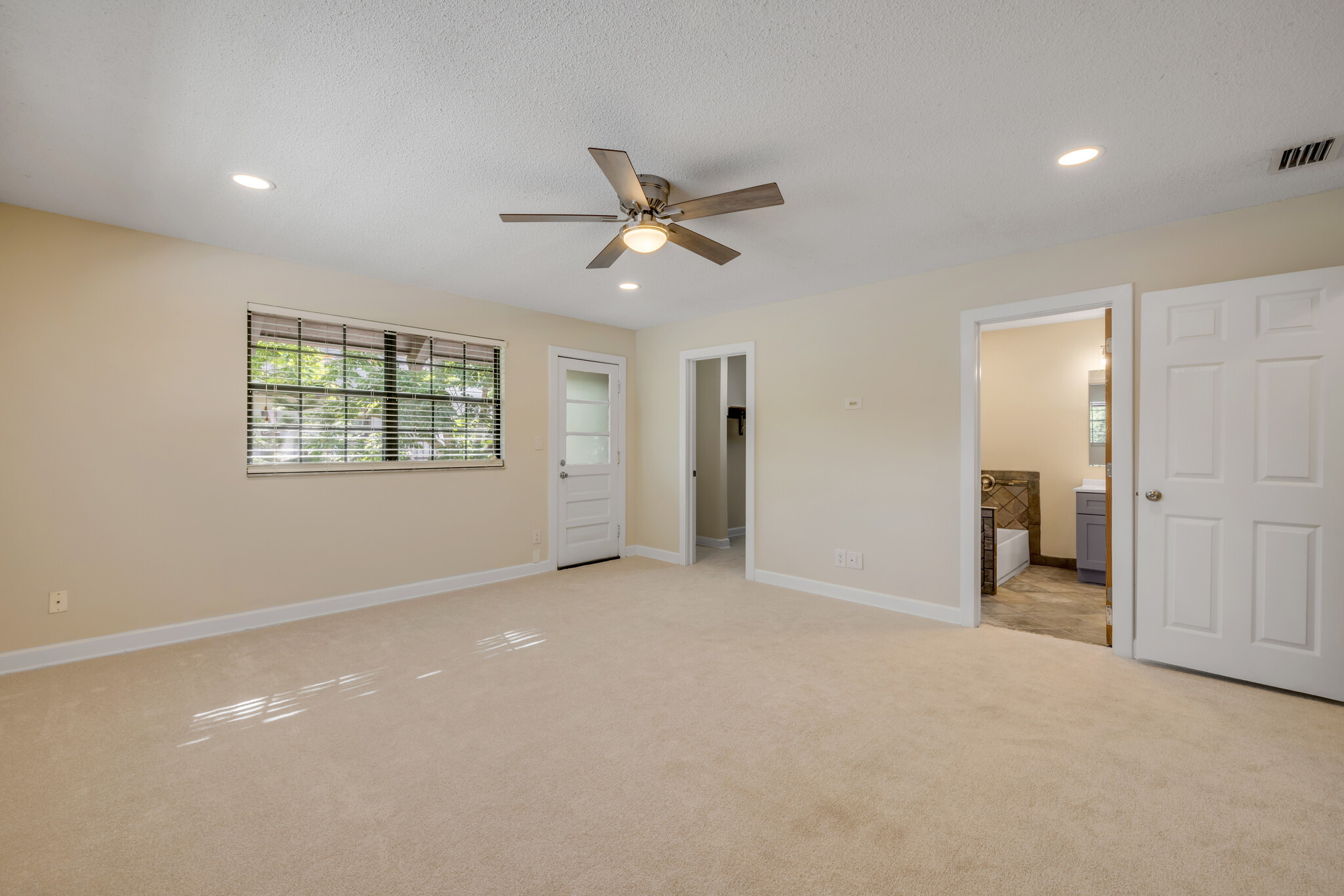 Building Photo - 1 Timberline Trl