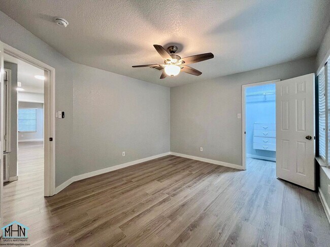 Building Photo - 11205 Forest Pass Ct