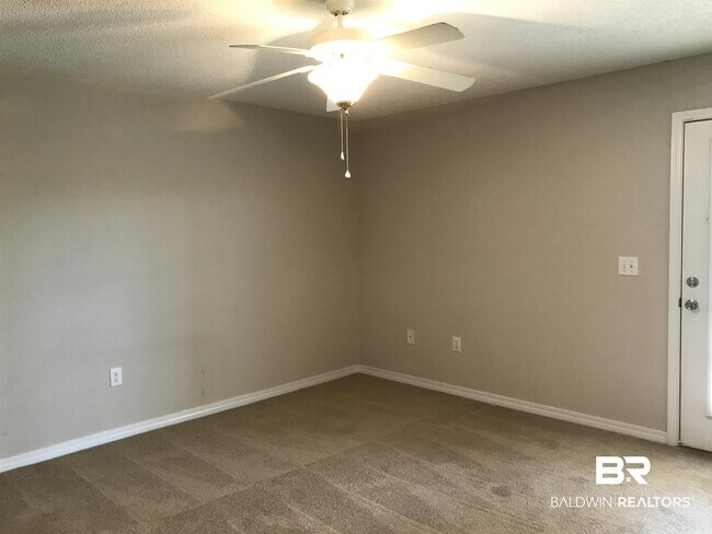 Building Photo - 25855 Argonne Dr