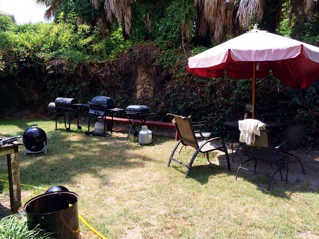 Building Photo - 1 Bedroom 1 Bath Apartment in Wraggsboro - Downtown Charleston