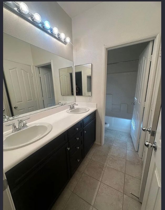 Building Photo - 14245 Tierra Del Sur St