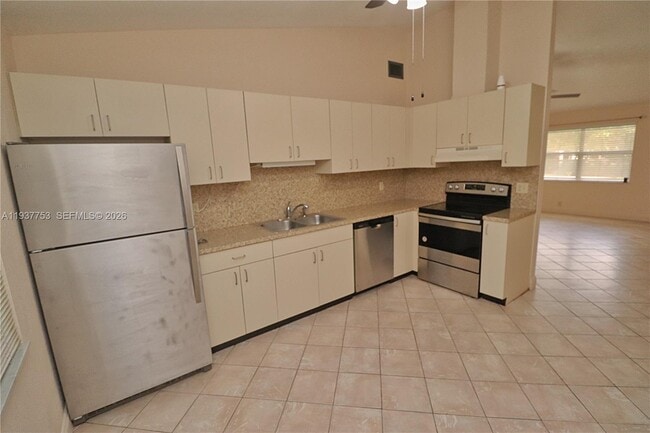 Building Photo - 278 SW 7th St